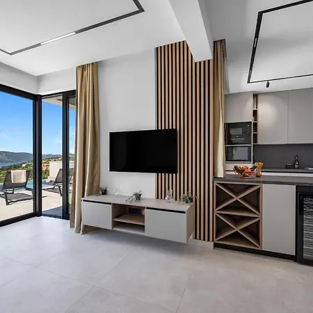 Vila Azure Irena *